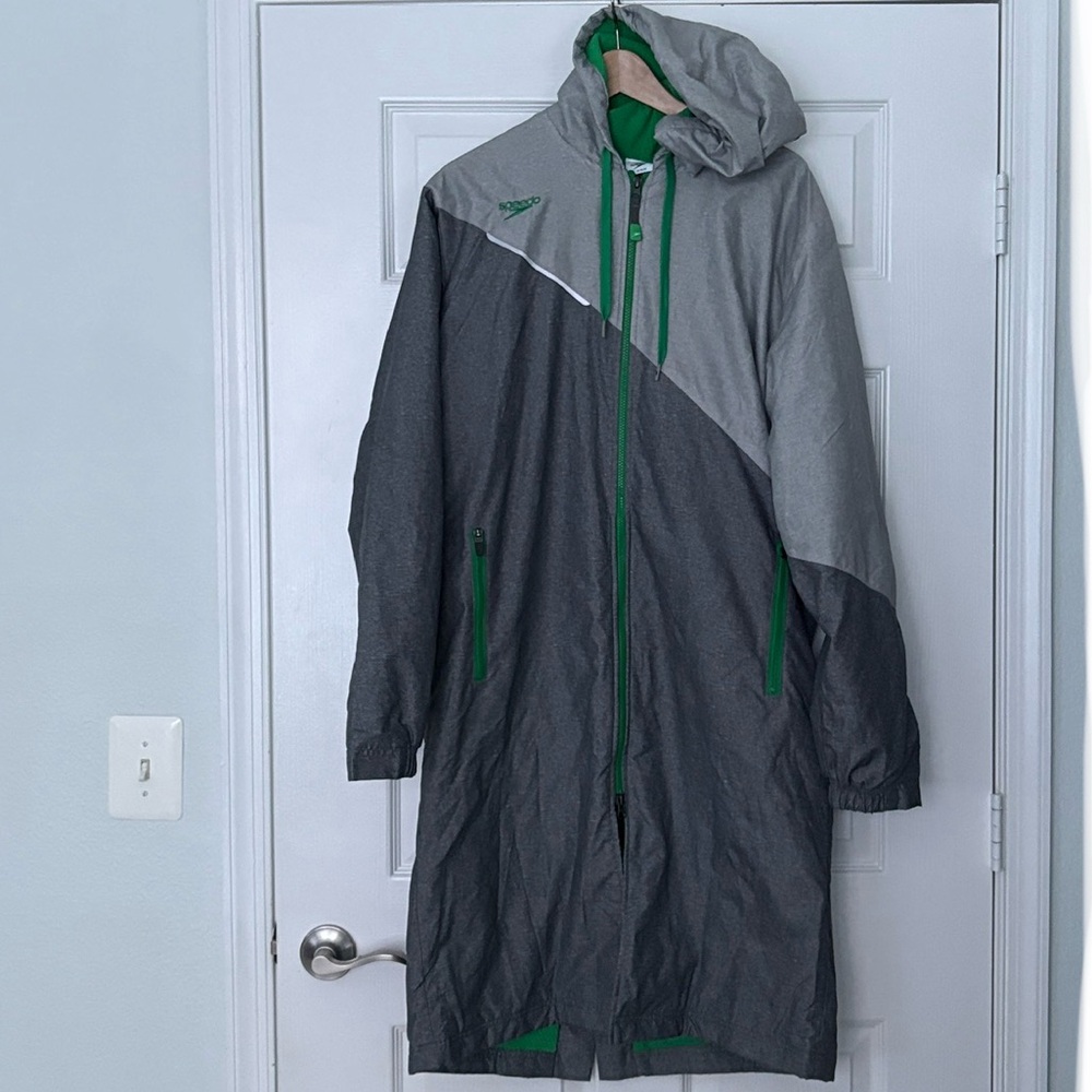 LIKE NEW Speedo Team Parka Grey with Green Size Medium - Picture 4 of 11